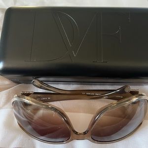 DVF SUNGLASS